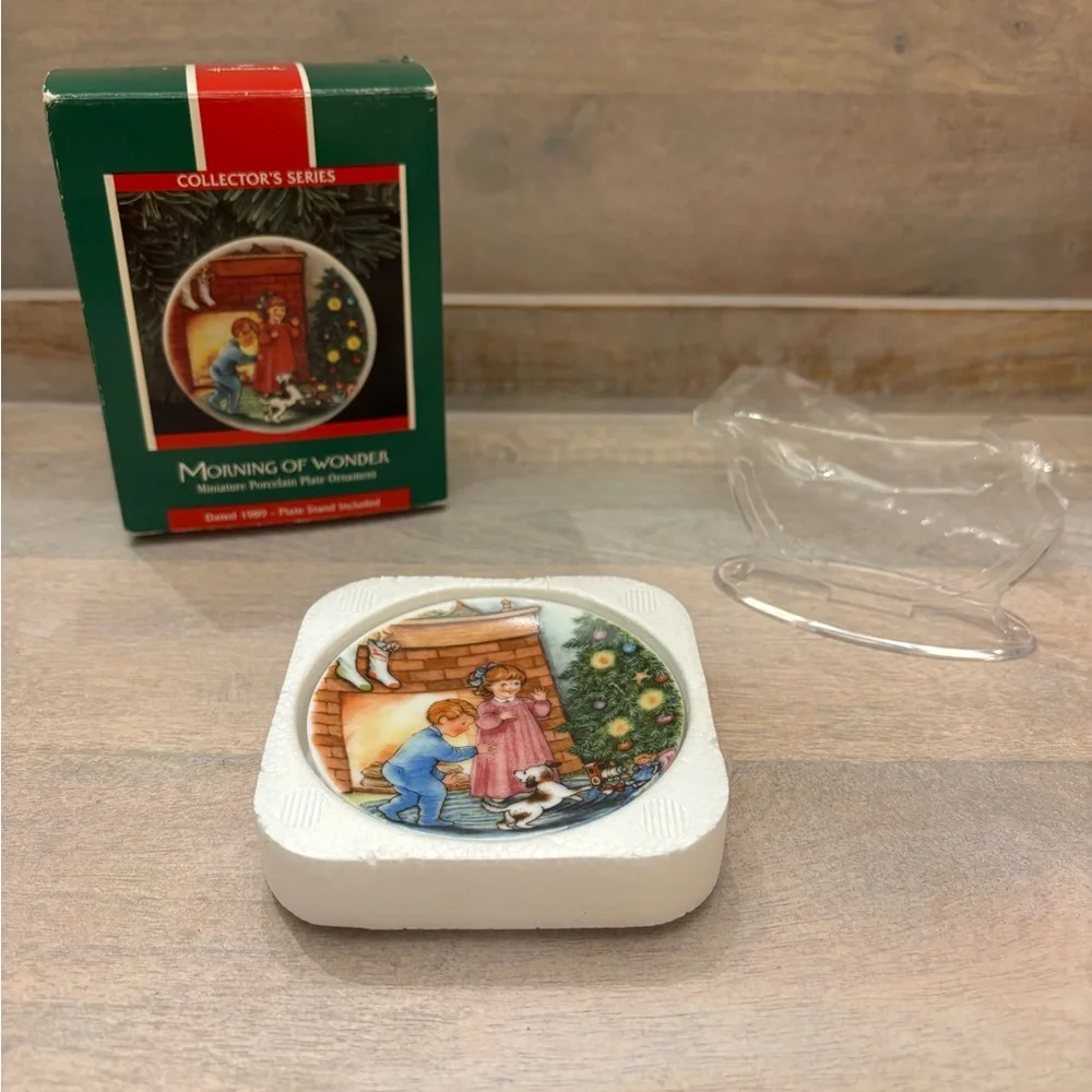 1989 Hallmark Keepsake Ornament MORNING OF WONDER Miniature Porcelain Plate‎